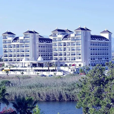Semesteranläggning (resort) & River & 5*