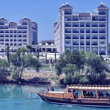 & River & Semesteranläggning (resort) 5*